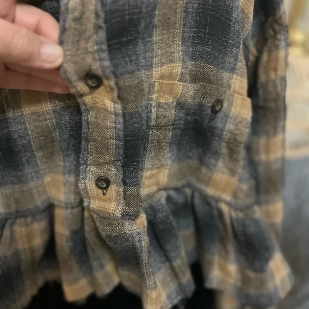 Urban Outfitters Arrow cropped flannel - Picture 2 of 8